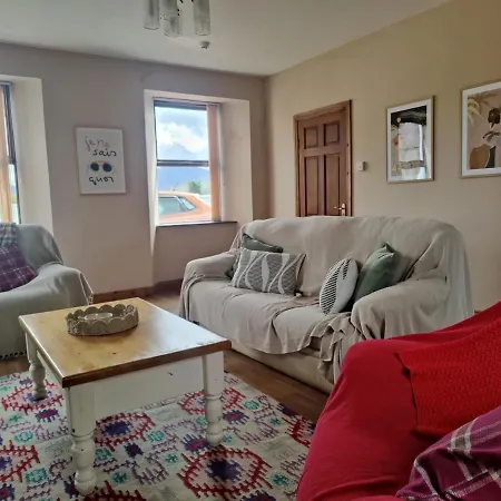 Rustic Pub - 20 Minutes From Killarney!