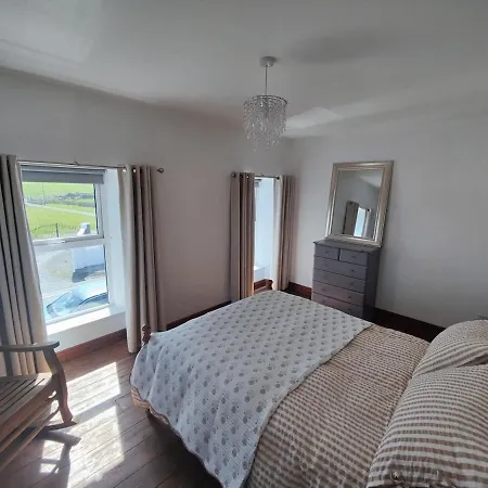 Rustic Pub - 20 Minutes From Killarney! *