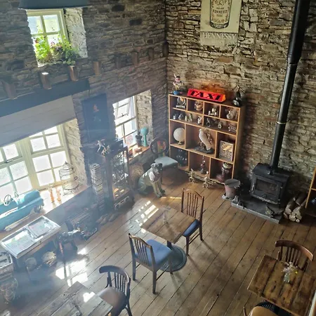 Rustic Pub - 20 Minutes From Killarney! Ferienhaus