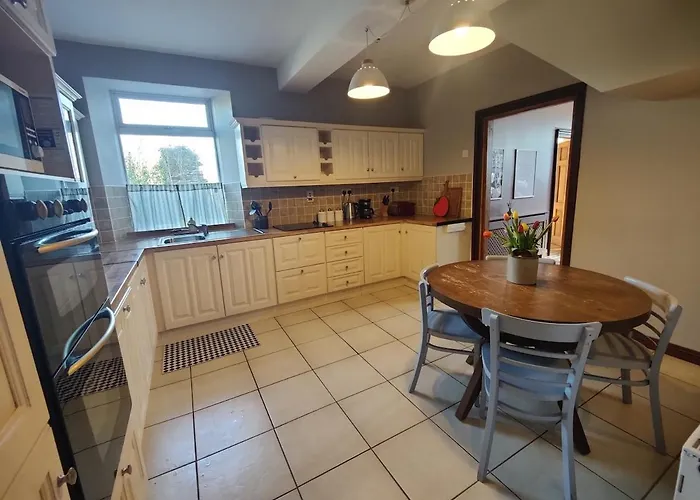 Rustic Pub - 20 Minutes From Killarney! Prázdninový dům