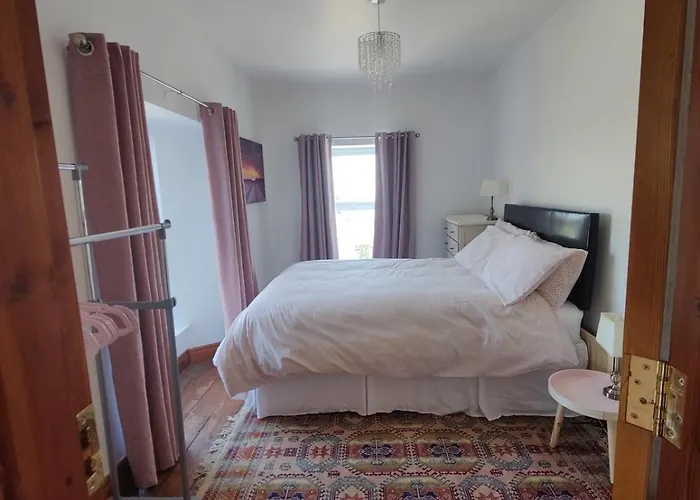 Prázdninový dům Rustic Pub - 20 Minutes From Killarney!