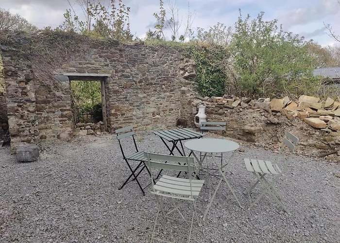 Rustic Pub - 20 Minutes From Killarney! *