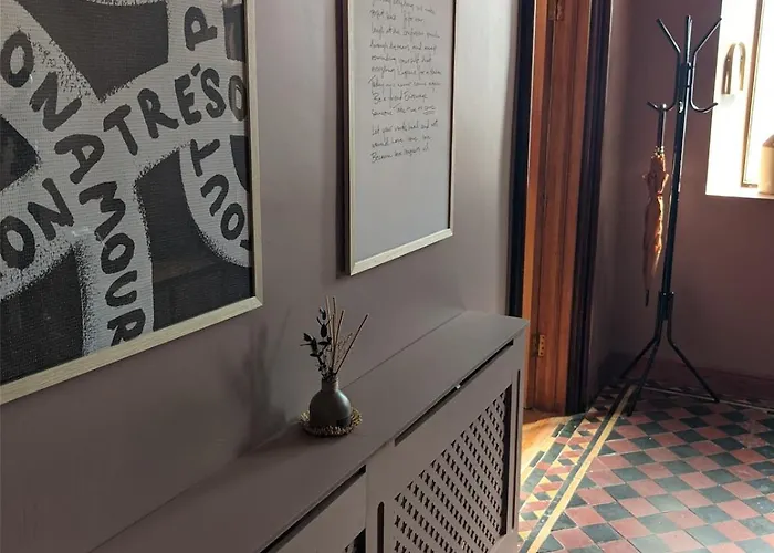 Rustic Pub - 20 Minutes From Killarney! *