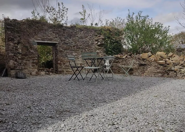 Rustic Pub - 20 Minutes From Killarney!